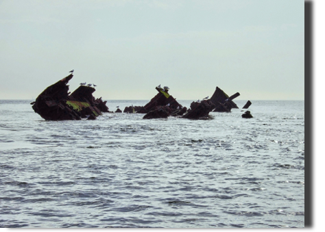 Von achtern, Achterschiff unter Wasser Von achtern, Achterschiff unter Wasser